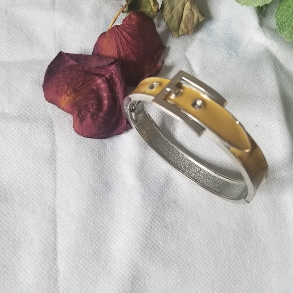 Womens Bracelet - Picture 2 of 7